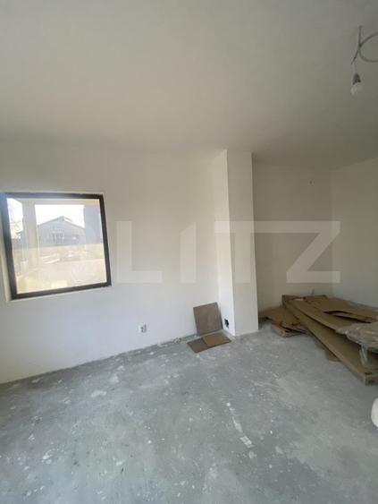 Casă individuală cu 8 camere cu Canalizare în Bucov