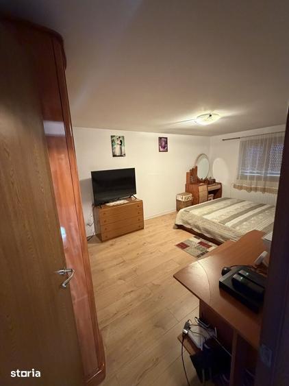 Casă cu 6 camere cu Teren 1300 Mp în Ogrezeni