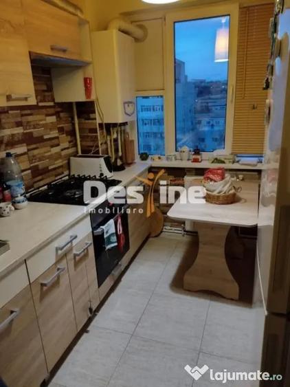 Apartament cu 4 camere decomandat în Alexandru cel Bun