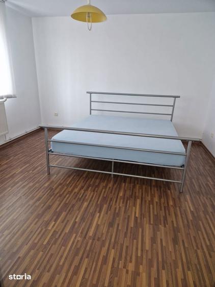 Casă cu 5 camere cu Teren 704 Mp în Mihai Eminescu