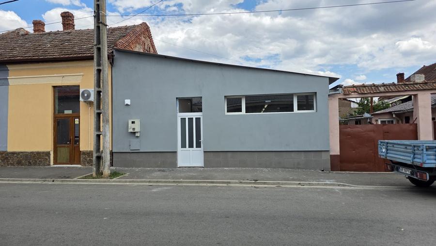 Spațiu comercial, de 150 mp, în Central