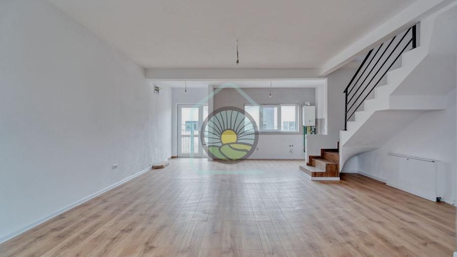 Duplex cu 4 camere cu Canalizare în Sânpetru