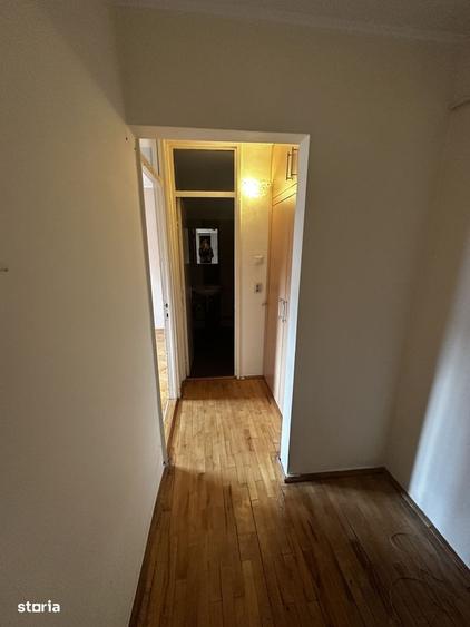 Apartament cu 4 camere decomandat în Central