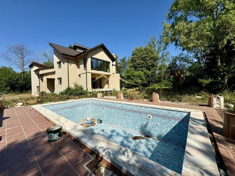 Casă individuală cu 13 camere cu Piscina în Snagov