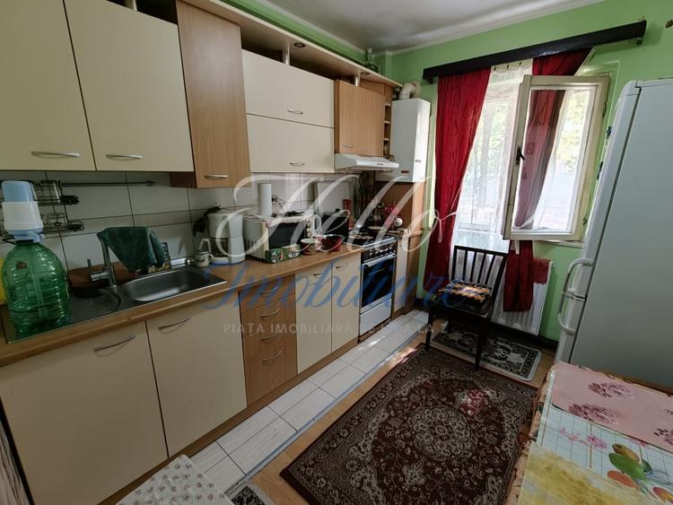 Apartament cu 3 camere decomandat în Mărăști