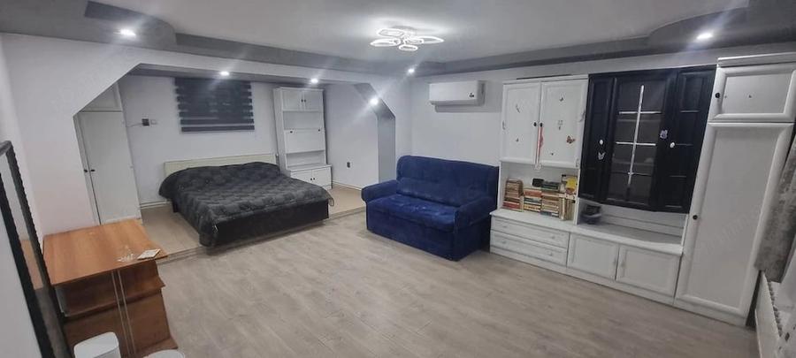 Casă cu 3 camere cu Teren 1558 Mp în Central