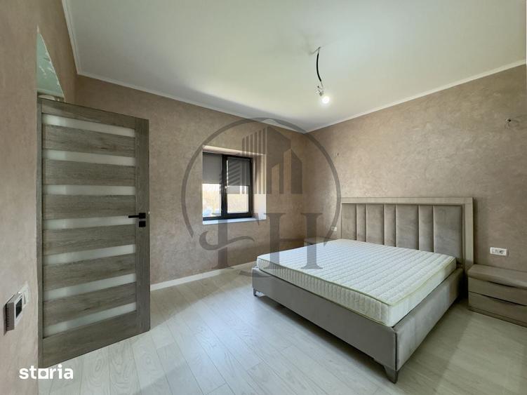 Casă cu 4 camere cu Teren 2561 Mp în Cobadin