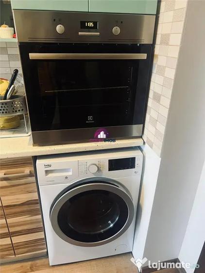 Apartament cu 2 camere decomandat, mobilat în Republicii