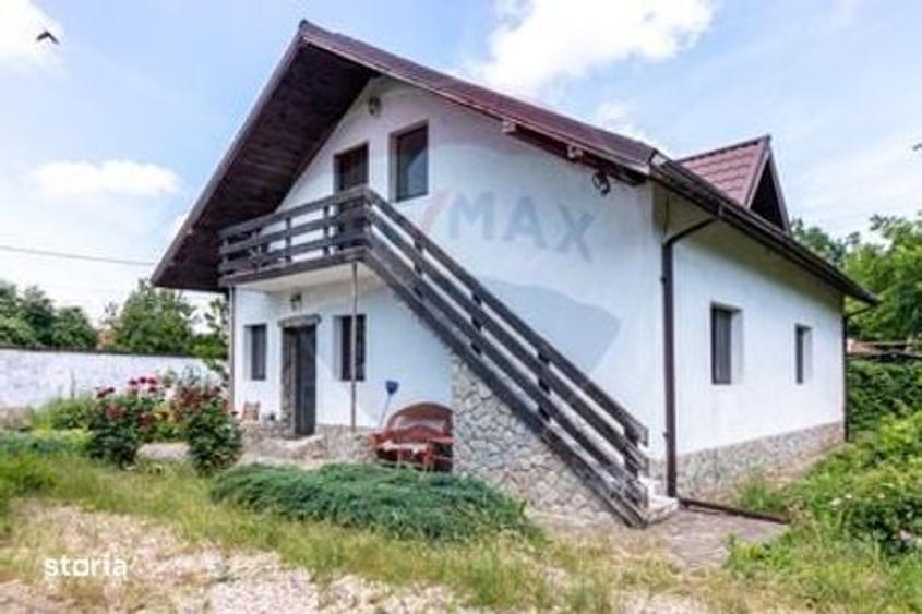 Casă cu 4 camere în Central