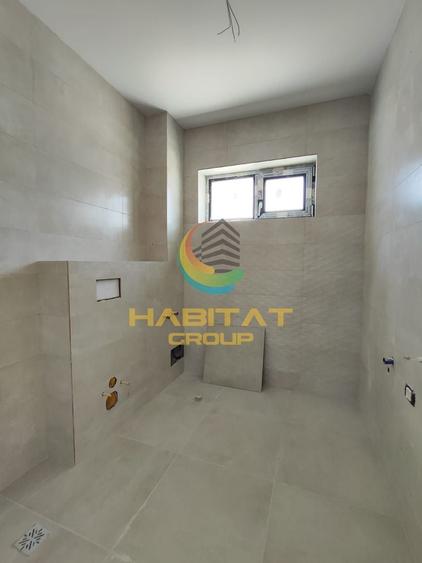 Apartament cu 3 camere semidecomandat în Berceni