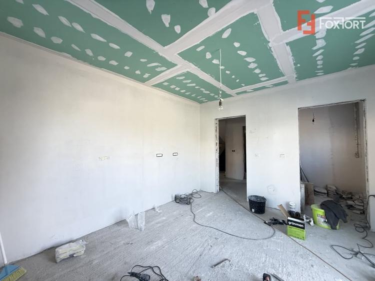 Casă individuală cu 5 camere cu Canalizare în Săcălaz