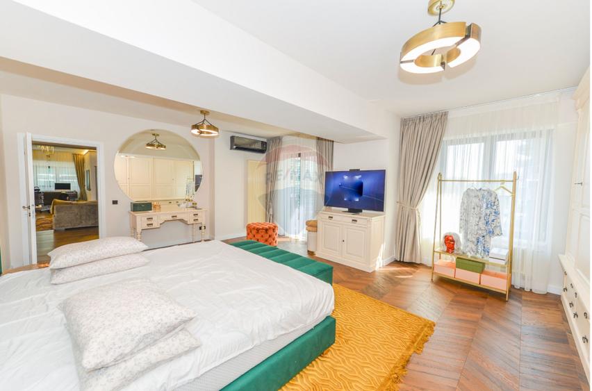 Apartament cu 3 camere decomandat în Aviației