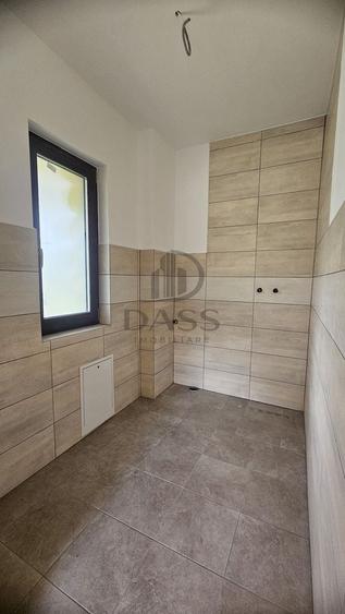 Casă individuală cu 5 camere cu Canalizare în Sadu