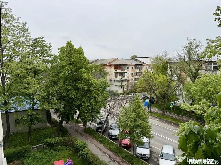 Apartament cu 4 camere decomandat în Gară