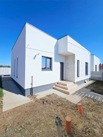 Casă individuală cu 3 camere cu Teren 265 Mp în Berceni