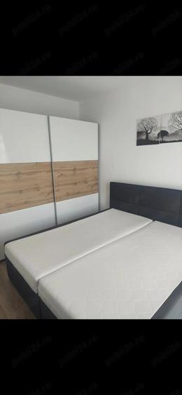 Apartament cu 3 camere semidecomandat în Aradului