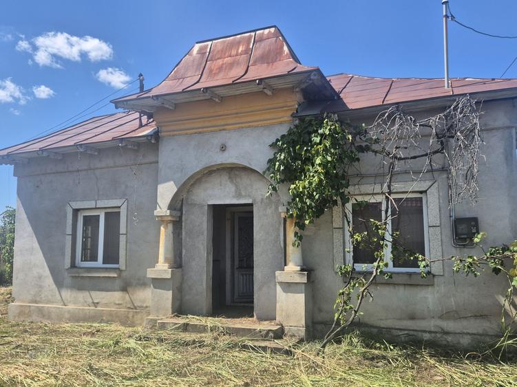 Casă cu 4 camere în Central