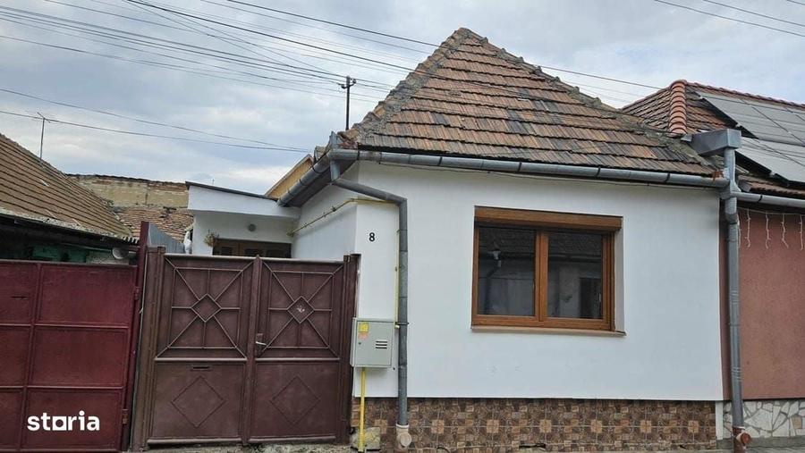 Casă cu 3 camere cu Teren 130 Mp în Central