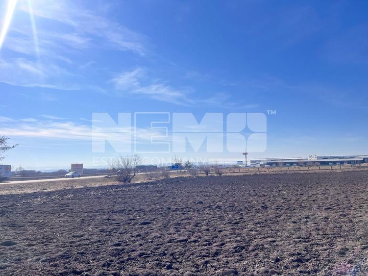 Teren agricol extravilan de 10000 mp, în Stroiești