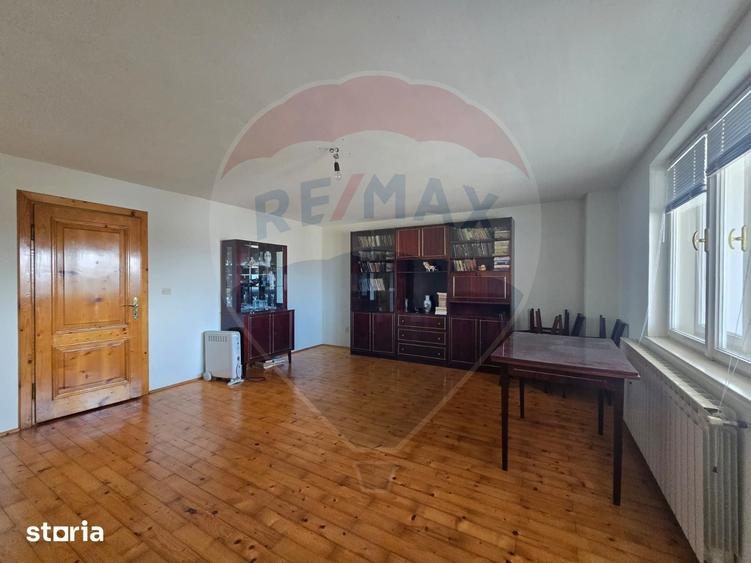 Casă cu 7 camere cu Teren 5175 Mp în Vințu de Jos
