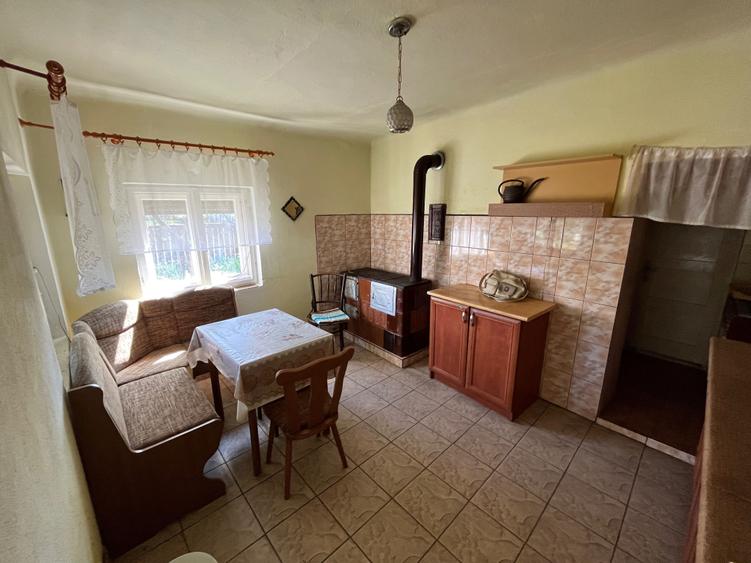 Casă cu 3 camere în Central