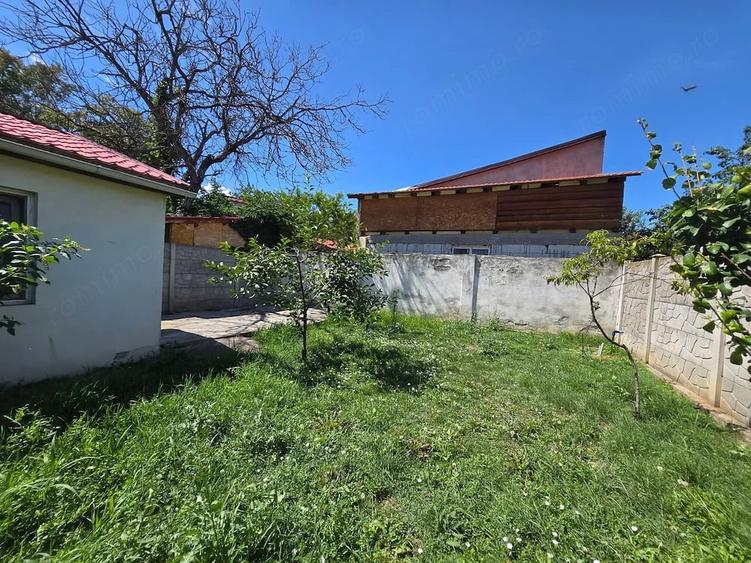 Casă cu 7 camere cu Teren 600 Mp în Șagului