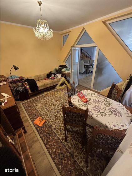 Casă cu 7 camere cu Teren 1100 Mp în Valea Borcutului