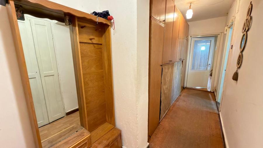Apartament cu 3 camere semidecomandat, mobilat în Ultracentral