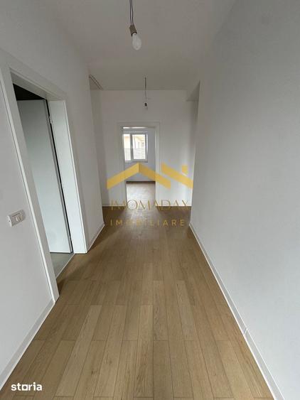 Casă cu 4 camere cu Teren 400 Mp în Sânmihaiu Român