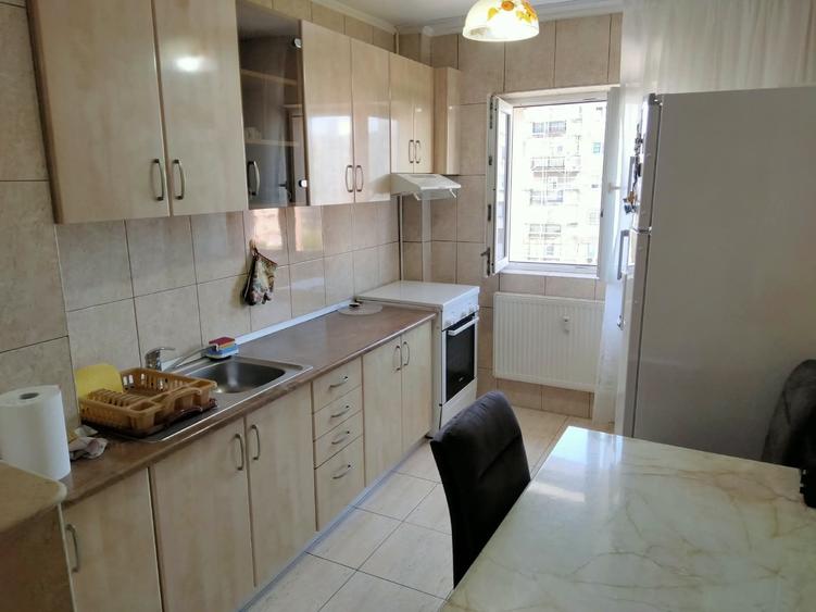 Apartament cu 3 camere decomandat, mobilat în Iancului