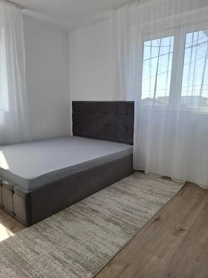 Garsonieră decomandată în Roșu