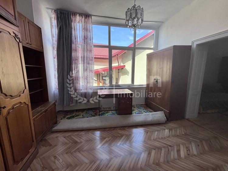 Apartament cu 4 camere semidecomandat, mobilat în Gruia