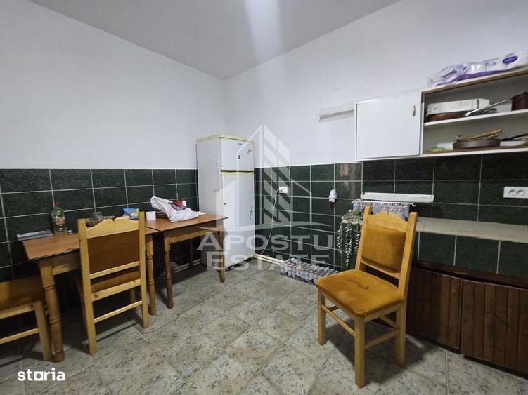 Casă cu 4 camere în Central