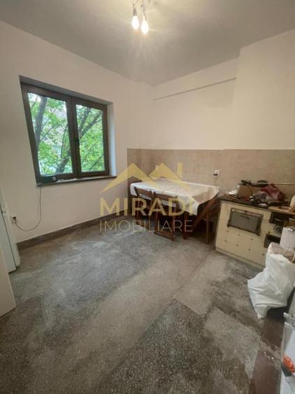 Apartament cu 3 camere în Dorobanți