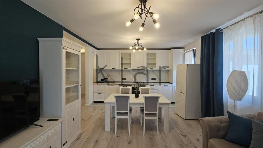 Apartament cu 3 camere semidecomandat, mobilat în Zorilor