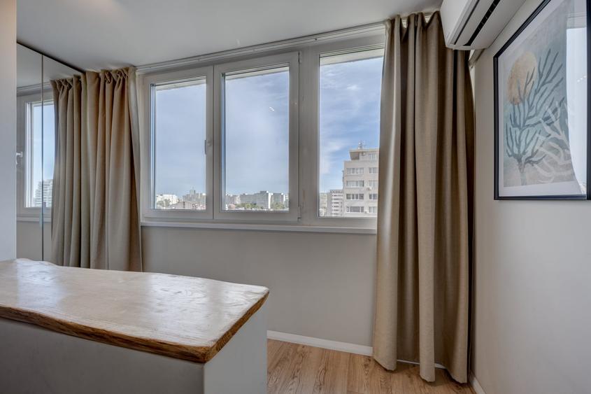 Apartament cu 3 camere semidecomandat în Grivița