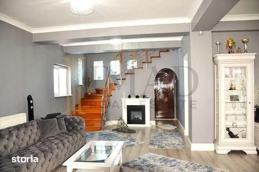 Casă cu 8 camere cu Teren 230 Mp în Aninoasa