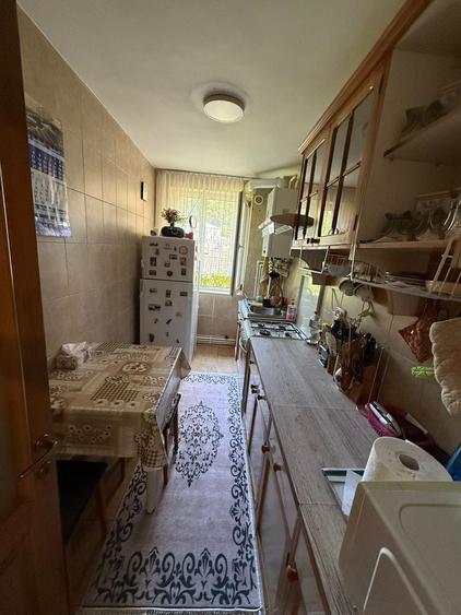 Apartament cu 3 camere semidecomandat în Ipotești
