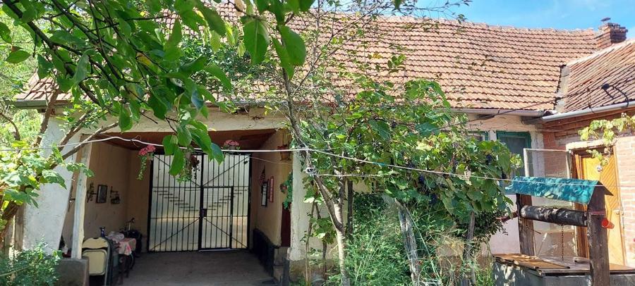 Casă cu 2 camere în Bata