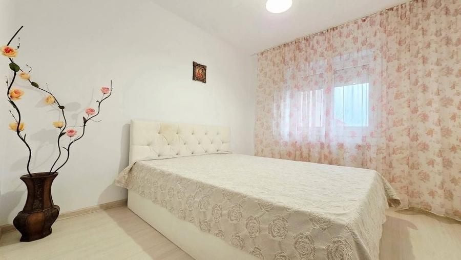 Apartament cu 2 camere semidecomandat în Romanilor