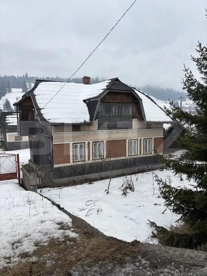 Casă cu 4 camere cu Teren 1170 Mp în Central
