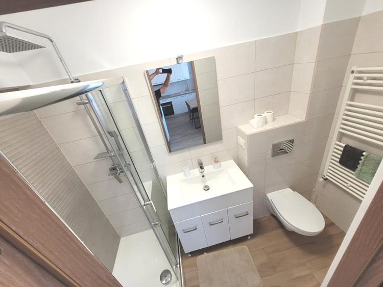 Apartament cu 2 camere decomandat, mobilat în Centrul Civic