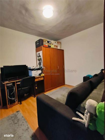 Apartament cu 2 camere semidecomandat în Iosia
