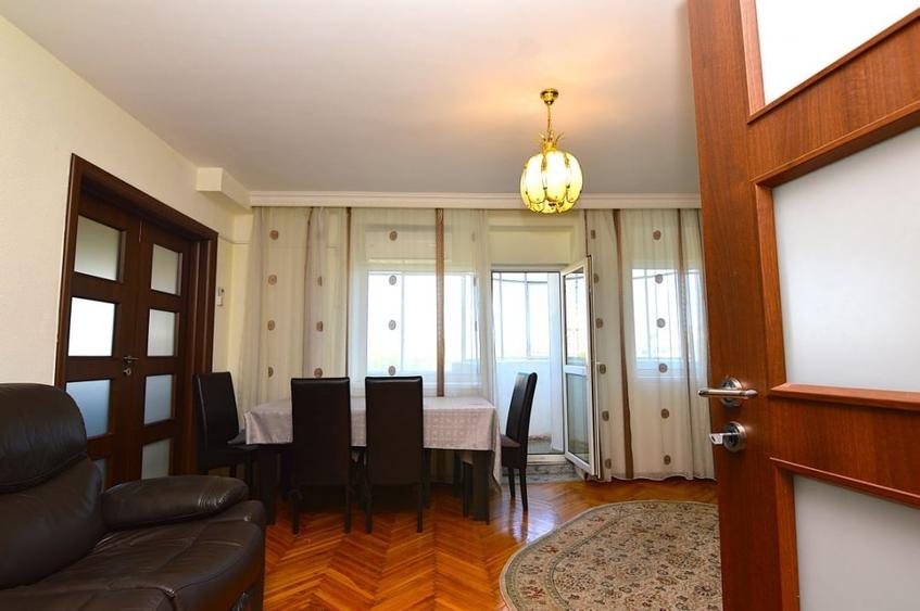 Apartament cu 3 camere decomandat, mobilat în Libertății
