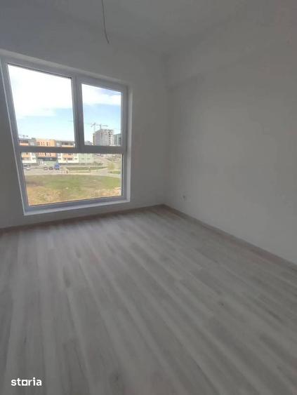 Apartament cu 3 camere decomandat în Industriilor