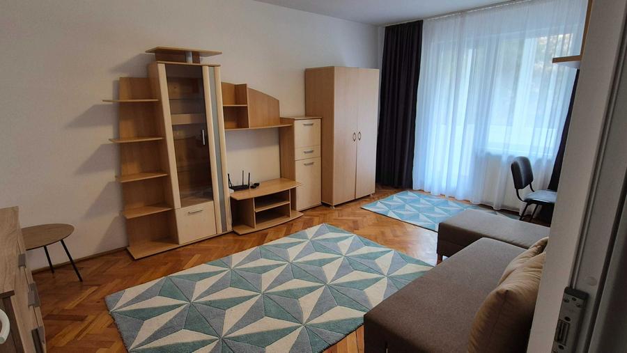 Apartament cu 2 camere decomandat în Tudor