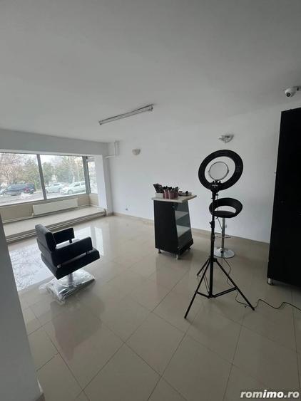 Apartament cu 3 camere decomandat în Vest