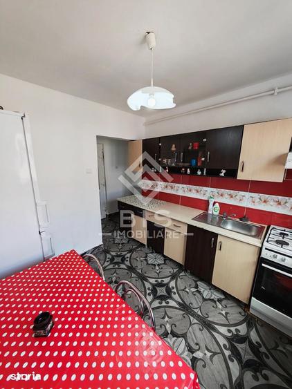 Apartament cu 3 camere semidecomandat în Central