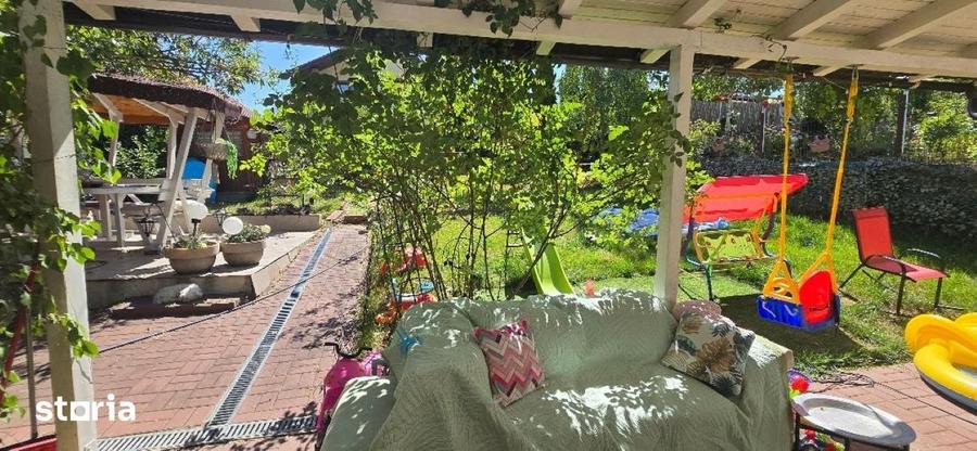 Casă cu 6 camere cu Teren 378 Mp în Central