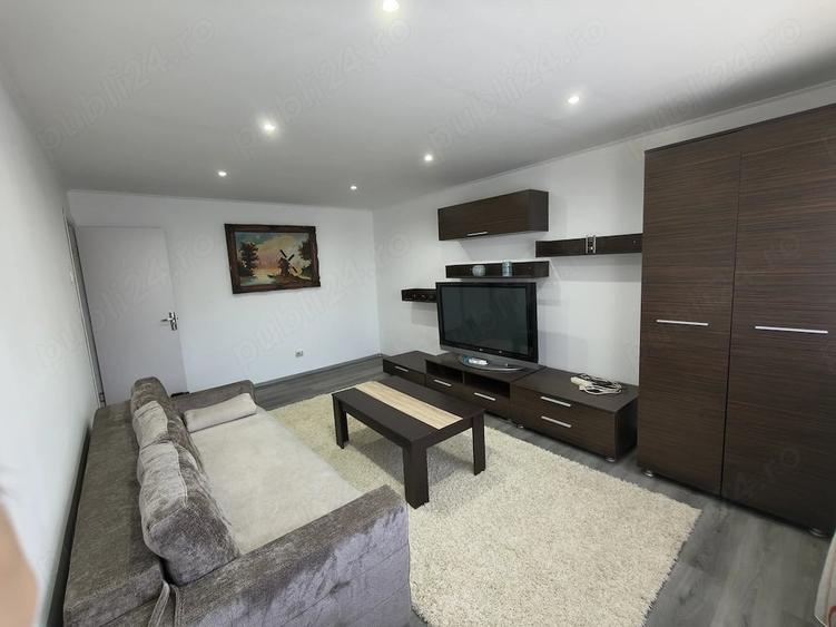 Apartament cu 2 camere decomandat în Girocului